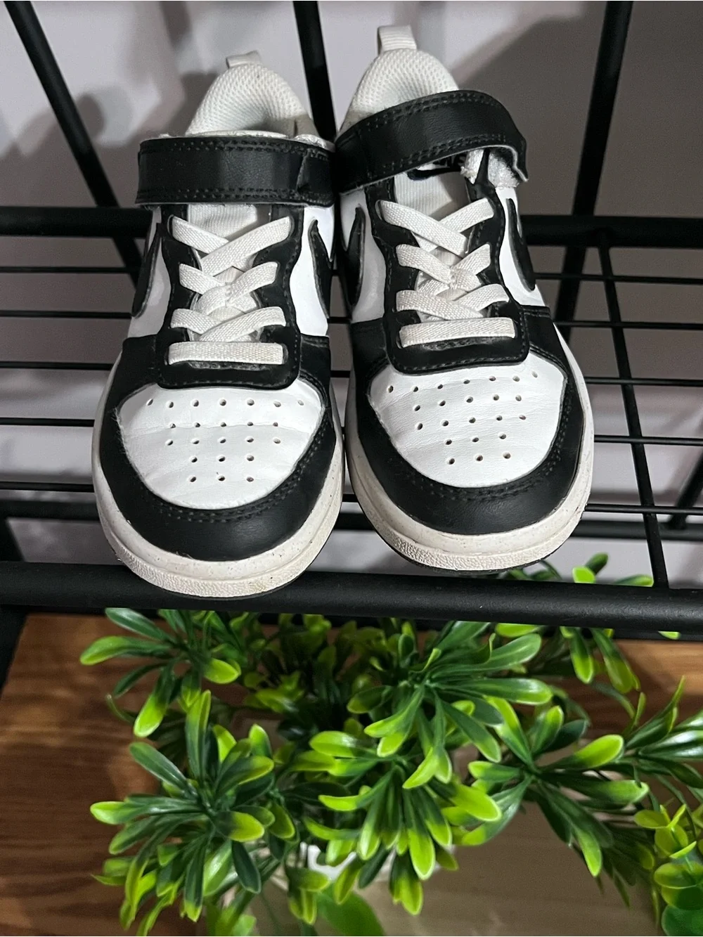 Kids 11c Nike White and Black Low-Top Sneakers